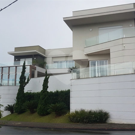 Casa à venda com 4 suítes no condomínio Residencial Jaguary, São José dos Campos - SP