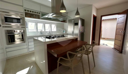 Casa à venda com 5 quartos, sendo 1 suíte,  em Orla Norte, Porto Seguro, BA