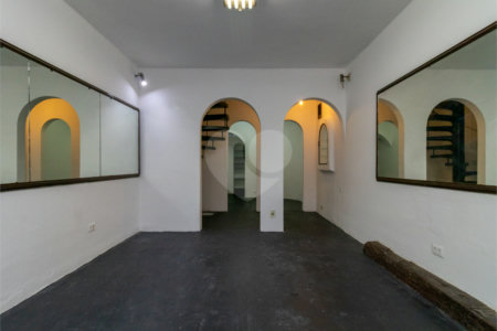 Casa Térrea à venda com 1 quarto em Pinheiros, São Paulo, SP
