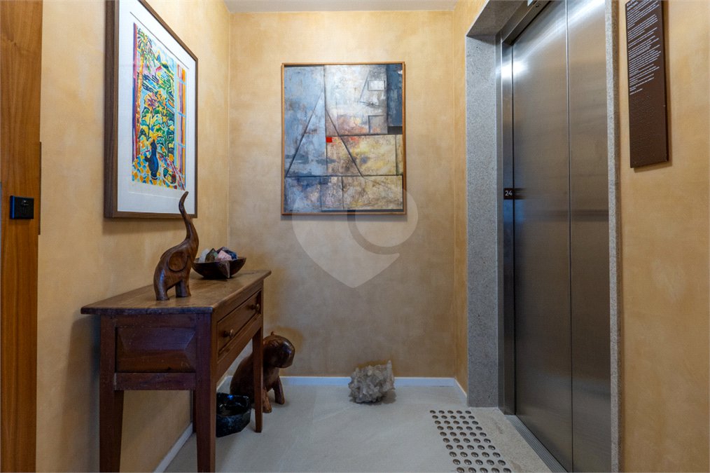 Apartamento à venda com 3 suítes em Campo Belo, São Paulo, SP