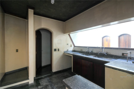 Casa à venda com 5 quartos, sendo 3 suítes, em Jardim São Bento, São Paulo, SP