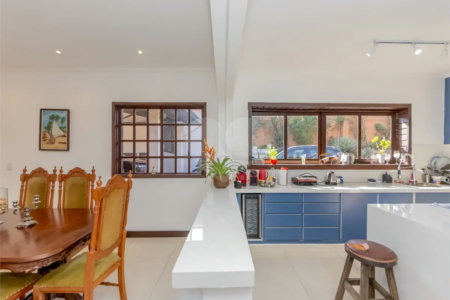 Casa à venda ou para alugar com 5 quartos, sendo 3 suítes, em Chácara Pavoeiro, Cotia, SP
