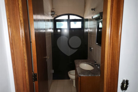 Sobrado à venda ou para alugar com 4 quartos, sendo 2 suítes, no Centro, Araraquara, SP