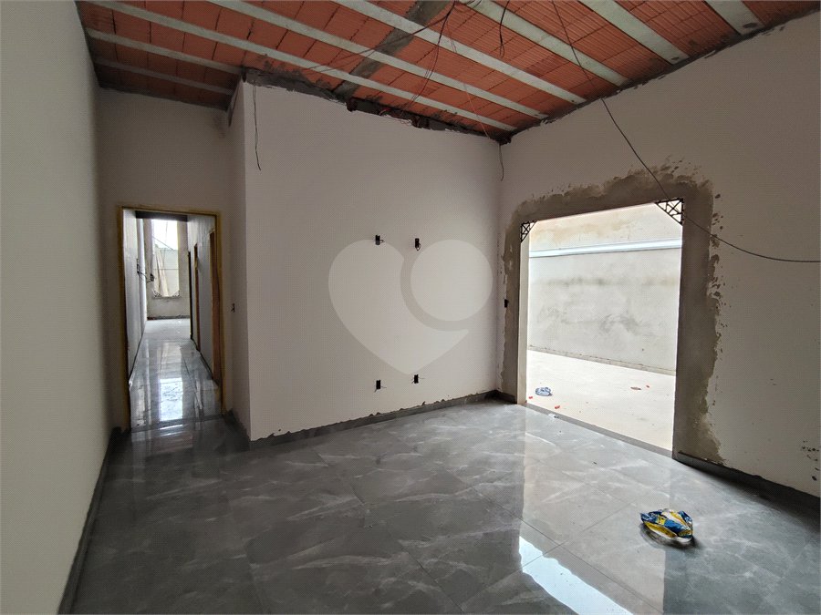 Casa à venda com 3 quartos, sendo 1 suíte, em Parque Itapê, Itapetininga, SP