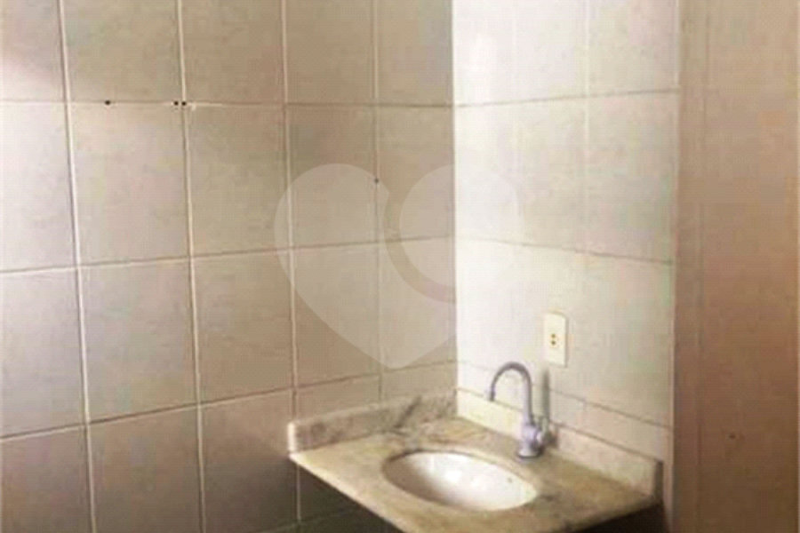 Casa à venda com 3 quartos, sendo 1 suíte, no condomínio Vila das Macieiras, São Paulo - SP