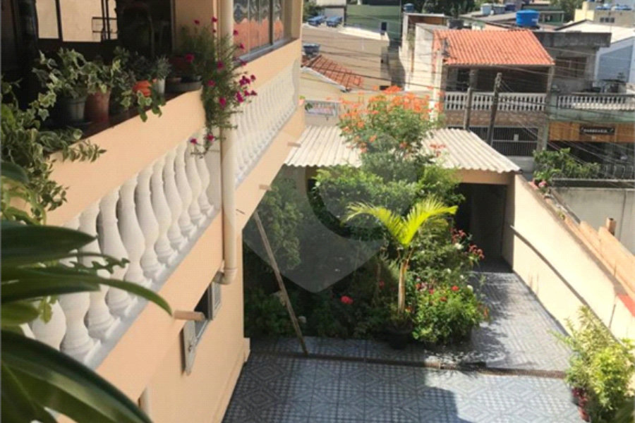 Sobrado à venda com 10 quartos, sendo 2 suítes, em Pirituba, São Paulo, SP
