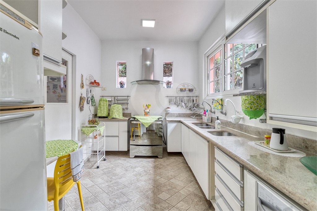 Casa à venda com 5 quartos, sendo 4 suítes, em Brooklin Velho, São Paulo, SP
