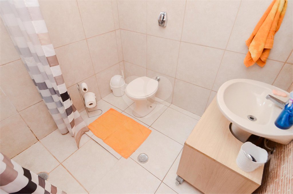 Casa à venda com 4 quartos, sendo 1 suíte, em Jardim Nova Taboão, Guarulhos, SP
