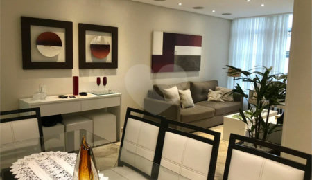 Apartamento à venda com 3 quartos, sendo 1 suíte,  em Campo Belo, São Paulo, SP