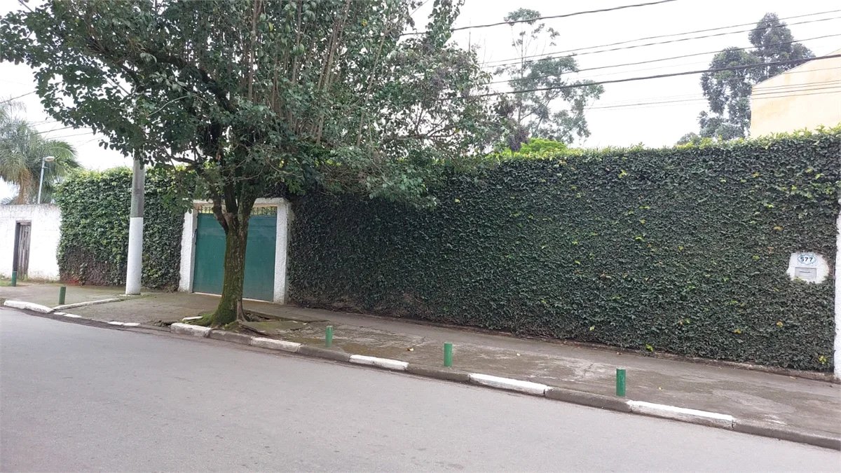 Casa à venda com 6 quartos, sendo 2 suítes, em Parque São George, Cotia, SP