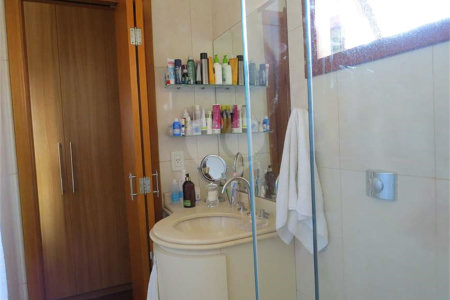 Sobrado à venda com 4 quartos, sendo 1 suíte, em Água Fria, São Paulo, SP