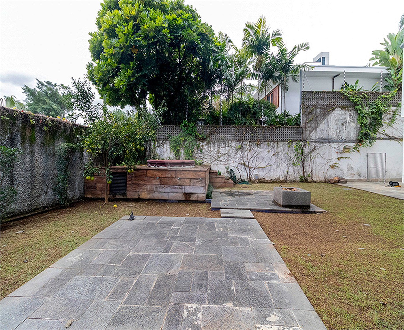 Casa à venda com 3 quartos, sendo 2 suítes, em Alto de Pinheiros, São Paulo, SP