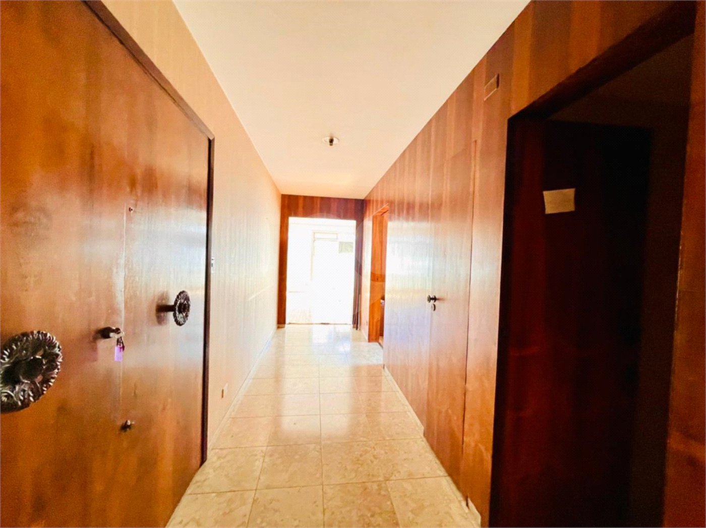 Apartamento à venda com 3 quartos, sendo 2 suítes, em Jardim Paulista, São Paulo, SP
