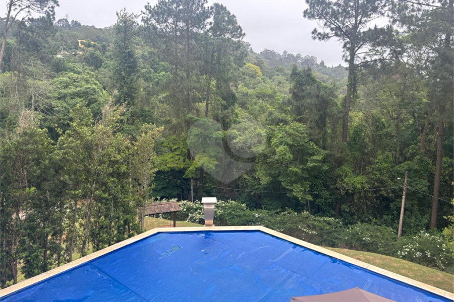 Casa à venda com 4 quartos, sendo 3 suítes, no condomínio Parque Itatiaia, Mairiporã - SP