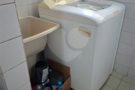 Apartamento à venda com 2 quartos em Parque Maria Domitila, São Paulo, SP