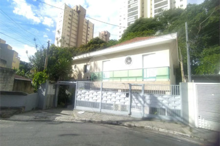 Casa à venda com 10 quartos, sendo 1 suíte, em Santa Teresinha, São Paulo, SP