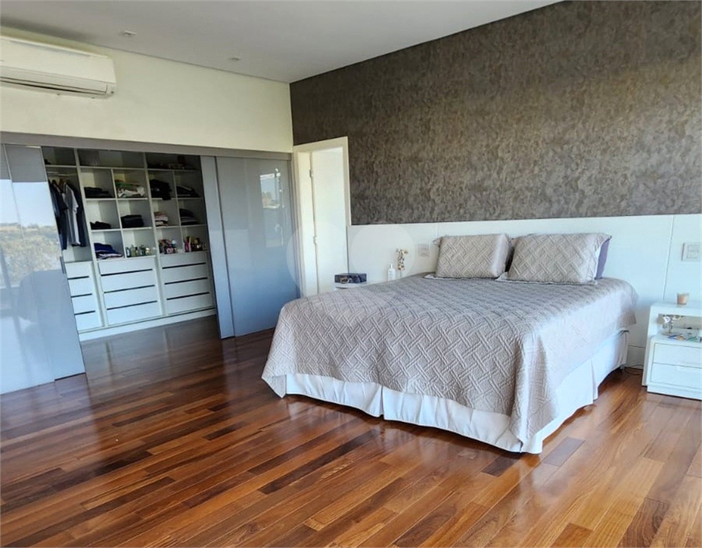 Casa à venda com 4 suítes no condomínio Village Ipanema 1, Araçoiaba da Serra - SP