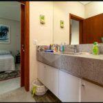 Casa à venda com 3 quartos, sendo 1 suíte, no condomínio Vale do Lago, Sorocaba - SP