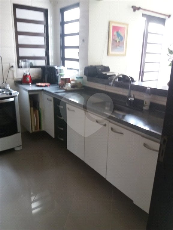 Casa Térrea à venda com 4 quartos, sendo 1 suíte,  em Vila Oliveira, Mogi das Cruzes, SP