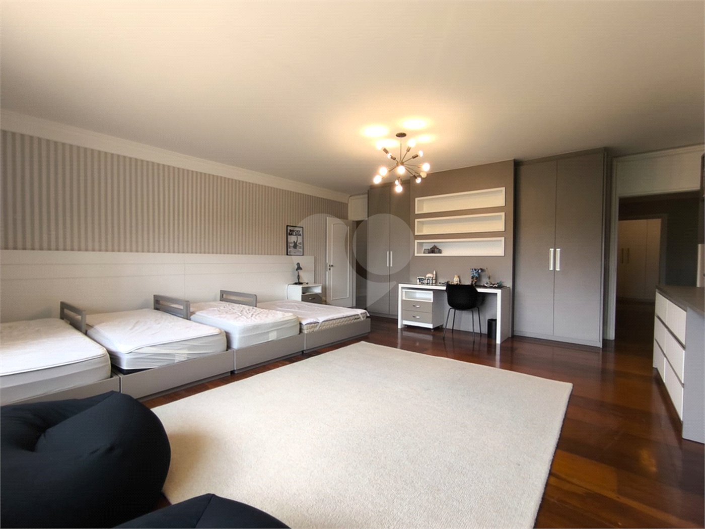 Casa à venda com 5 quartos, sendo 4 suítes, em Cidade Jardim, São Paulo, SP