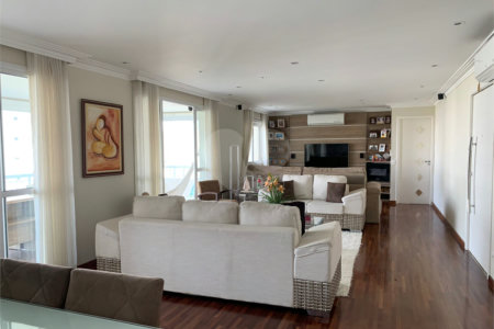 Apartamento à venda com 4 quartos, sendo 3 suítes, em Vila Andrade, São Paulo, SP