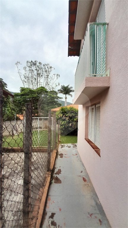 Casa à venda com 3 quartos, sendo 1 suíte,  em Retiro das Fontes, Atibaia, SP