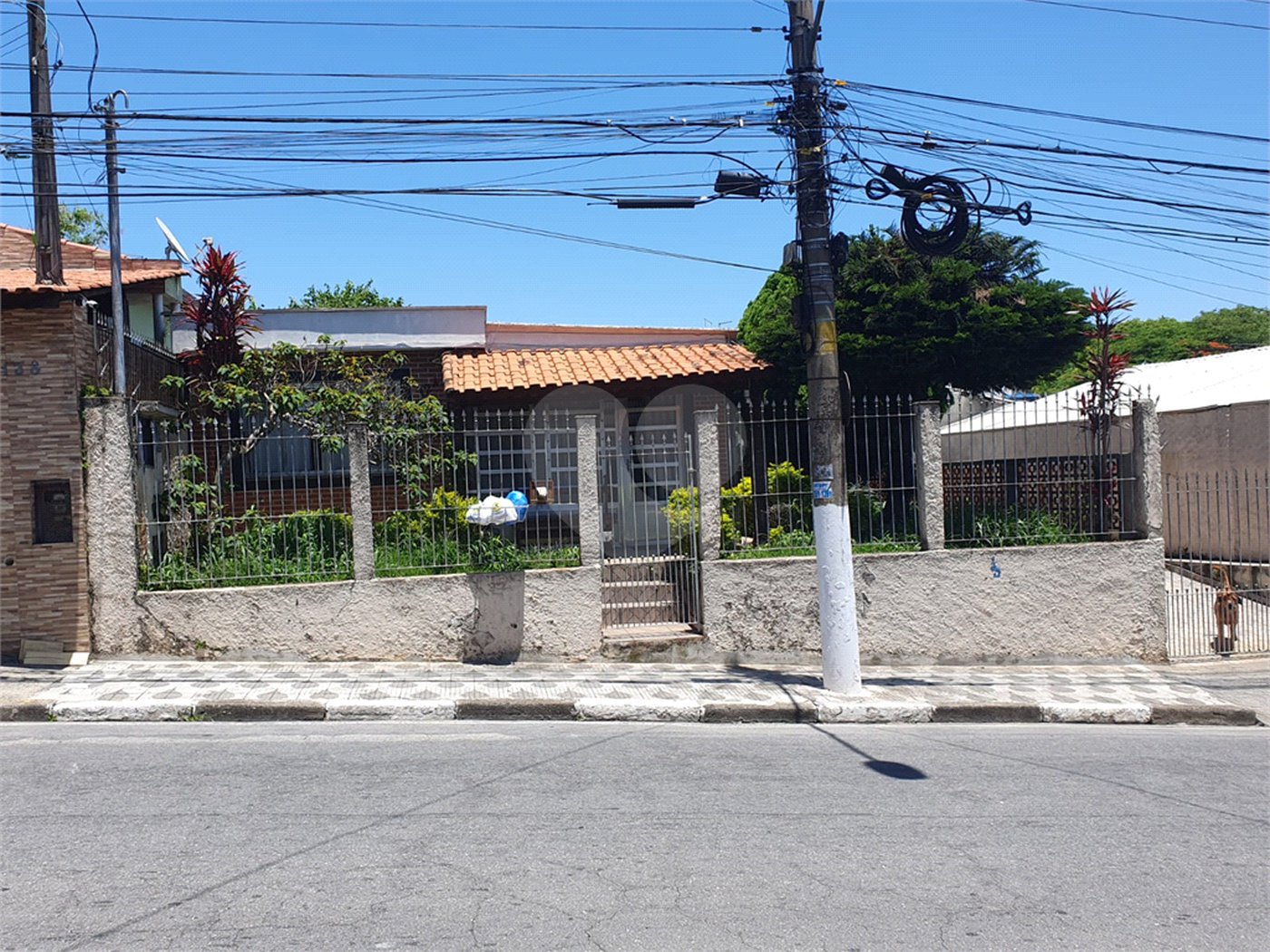 Casa Térrea à venda com 3 quartos, sendo 1 suíte, no Centro, Poá, SP