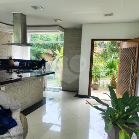 Casa à venda com 3 quartos, sendo 1 suíte, no condomínio Clube Florada Suzano, Suzano - SP