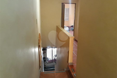 Sobrado à venda com 3 suítes em Vila Nivi, São Paulo, SP