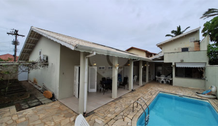 Casa à venda com 5 suítes em Balneário Três Marias, Peruíbe, SP