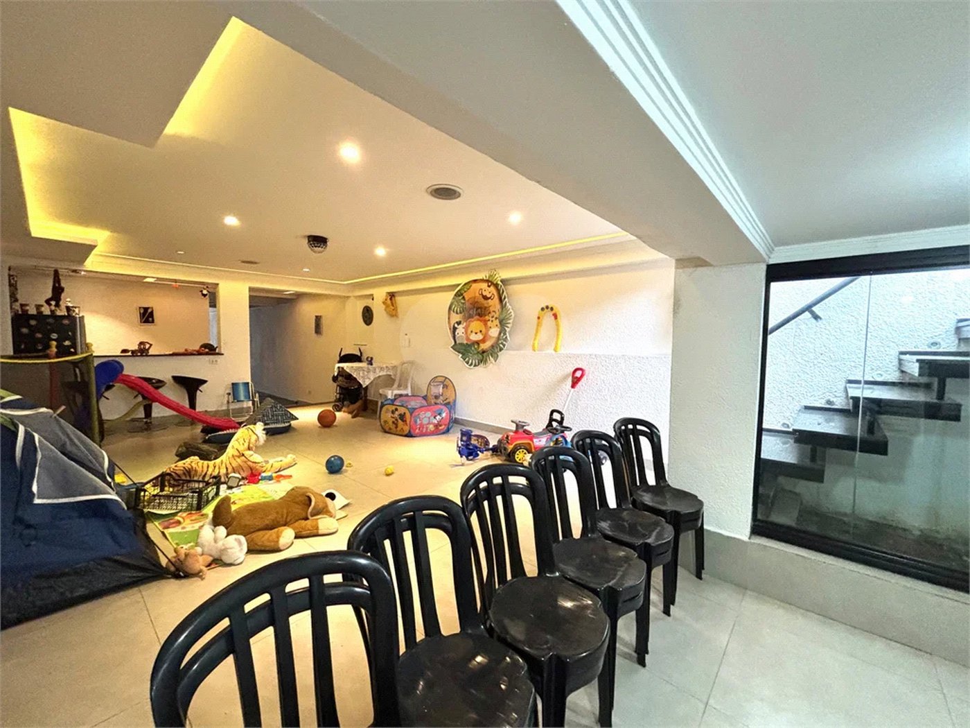 Casa à venda com 4 quartos, sendo 3 suítes, no condomínio Tremembé, São Paulo - SP