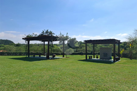 Terreno à venda no condomínio Village Saint Charbel, Araçoiaba da Serra - SP
