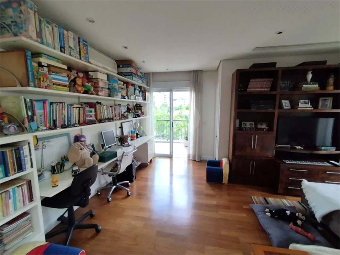 Casa à venda ou para alugar com 4 suítes no condomínio Solares Vila Europa, São Paulo - SP