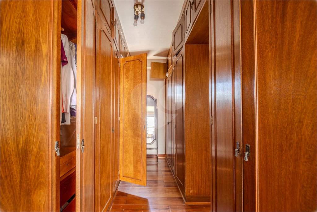 Apartamento à venda com 3 suítes em Moema, São Paulo, SP