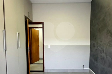 Casa à venda com 3 quartos, sendo 2 suítes, no condomínio Residencial Maria Dulce, Indaiatuba - SP