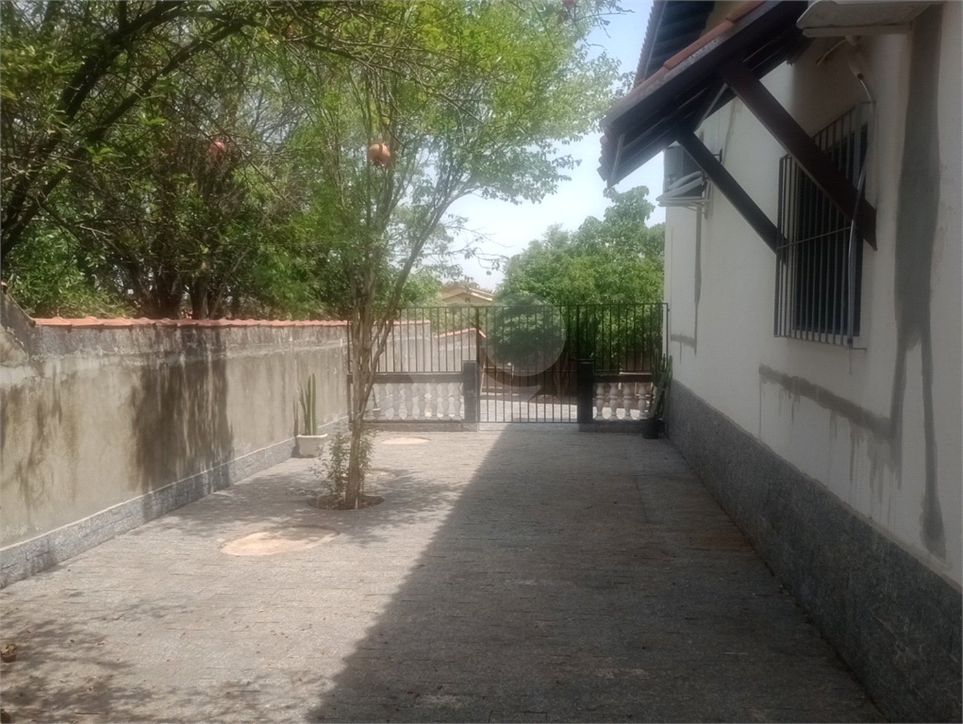 Casa à venda com 3 quartos, sendo 1 suíte, no condomínio Acmti - Colinas do Mosteiro, Terras de Itaici e Recanto dos Pássaros, Indaiatuba - SP