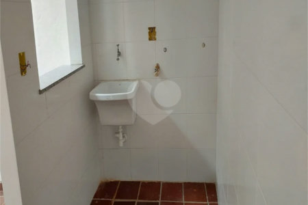 Sobrado à venda com 3 quartos, sendo 2 suítes, em Vila Paulicéia, São Paulo, SP