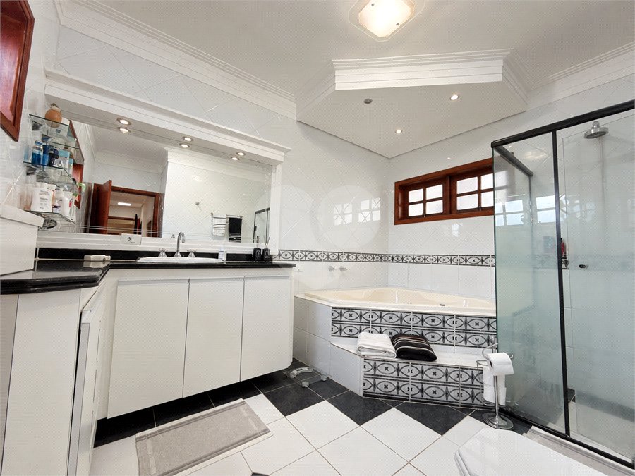 Casa à venda com 5 suítes no condomínio Parque Village Castelo, Itu - SP