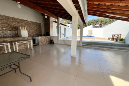 Casa à venda com 2 quartos em Vila Jeriva, Várzea Paulista, SP
