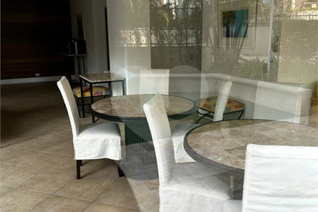 Apartamento à venda com 3 quartos, sendo 1 suíte,  em Vila Andrade, São Paulo, SP