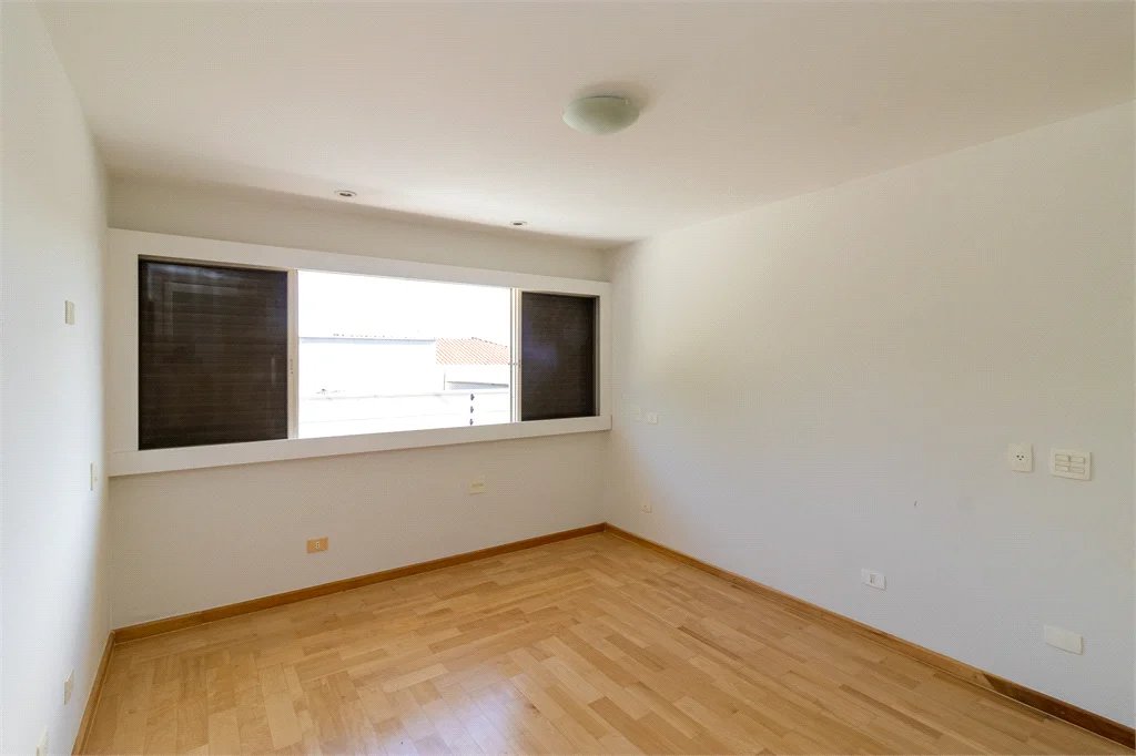 Sobrado à venda com 6 quartos, sendo 4 suítes, em Alto da Lapa, São Paulo, SP