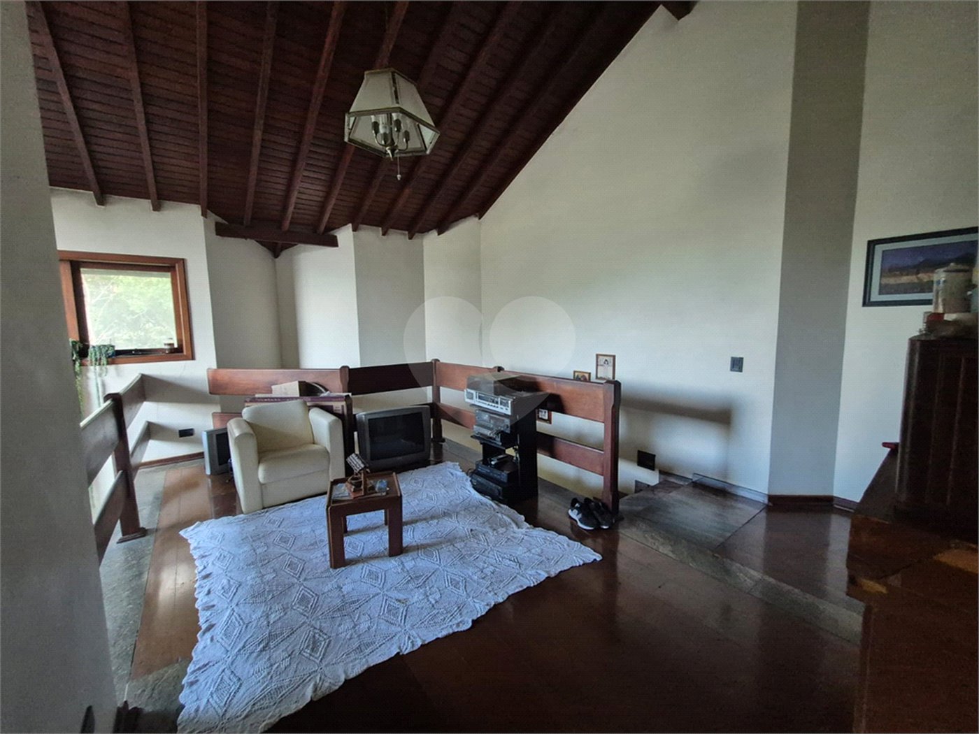 Casa à venda com 3 quartos, sendo 4 suítes, no condomínio Alpes da Cantareira, Mairiporã - SP