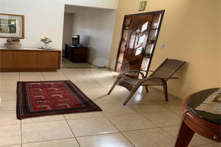Sobrado à venda com 4 quartos, sendo 3 suítes,  no Centro, Jarinu, SP