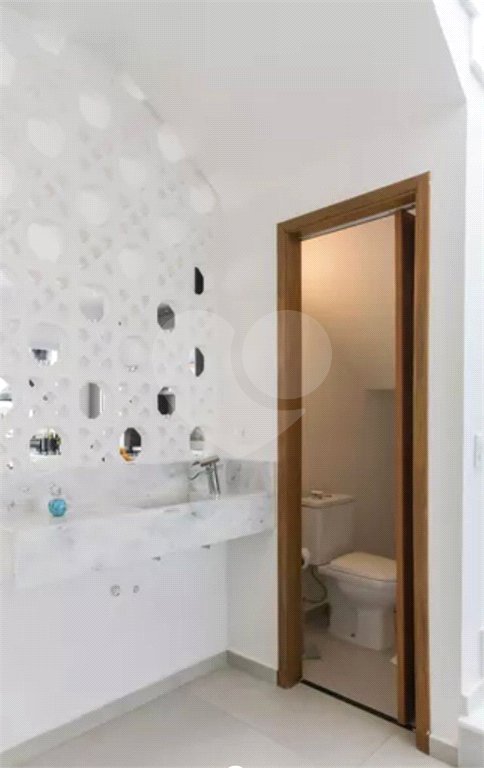Sobrado à venda com 3 quartos, sendo 1 suíte, em Vila Firmiano Pinto, São Paulo, SP