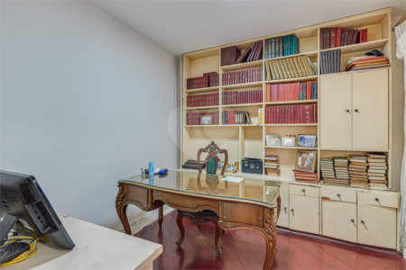 Casa de Vila à venda com 4 quartos, sendo 3 suítes,  em Alto da Boa Vista, São Paulo, SP