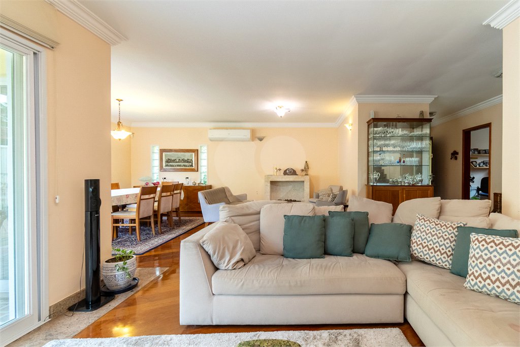 Casa à venda com 3 quartos, sendo 1 suíte,  em Vila Cordeiro, São Paulo, SP