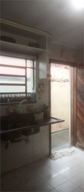Sobrado à venda com 3 quartos, sendo 1 suíte, em Vila Universitária, São Paulo, SP
