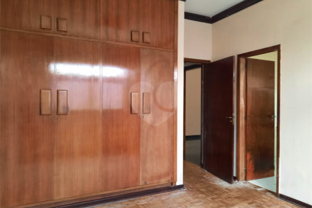 Casa Térrea à venda com 3 suítes em Interlagos, São Paulo, SP