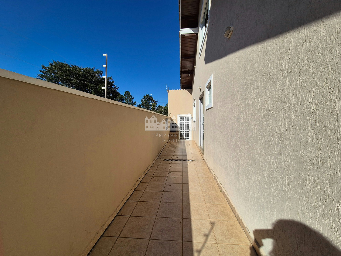 Casa à venda com 3 quartos, sendo 1 suíte, em Retiro das Fontes, Atibaia, SP