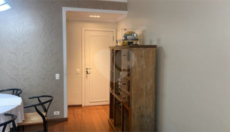 Apartamento à venda com 3 quartos, sendo 1 suíte,  em Jardim Marajoara, São Paulo, SP
